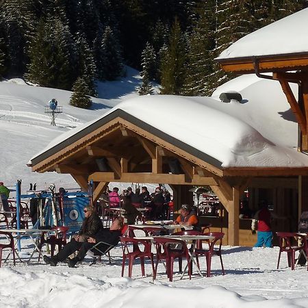 La Perdrix Blanche Hotel Chatel Exterior photo