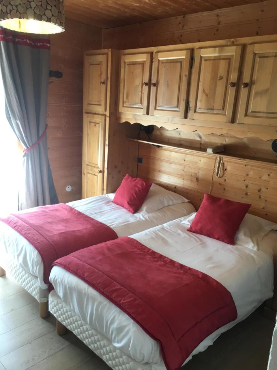 La Perdrix Blanche Hotel Chatel Exterior photo